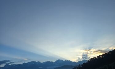 Dayara Bugyal Trek Package