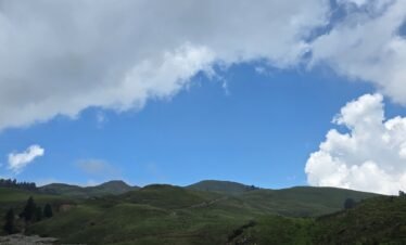 Dayara Bugyal Trek Package