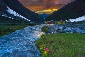 Hampta Pass Trek Package